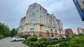 Луначарского 98к1-2. Фасад с угла