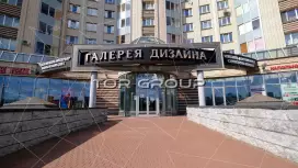 Галерея Дизайна-3. Входная группа с фасада