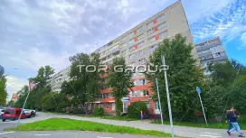 Бухарестская 94к1-2. Фасад с угла