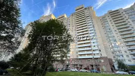 пр. Комендантский 17 к1-2. Фасад с угла