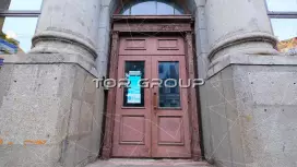 Загородный 27-3. Входная группа с фасада