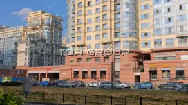 Граф Орлов корп. 7-3. Входная группа с фасада