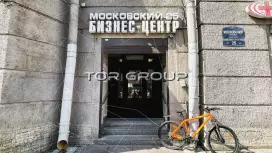 Московский 25-3. Входная группа с фасада