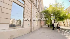Тесла-2. Фасад с угла
