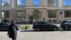 Великан Парк-2. Фасад с угла