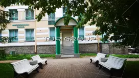 Суворовский пр., 32-2. Фасад с угла