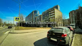 Дом на Лабораторном 23А-2. Фасад с угла