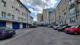 Комиссара Смирнова 11-2. Фасад с угла