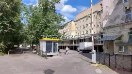 Комиссара Смирнова 11-5. Парковка