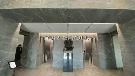Добролюбов-3. Входная группа с фасада