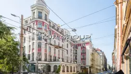 Бармалеева 2 А-2. Фасад с угла
