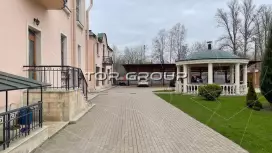 Сабировская 35 Б-2. Фасад с угла