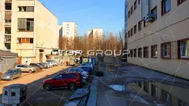 Тореза 68-5. Парковка