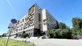 Гражданский 22-2. Фасад с угла