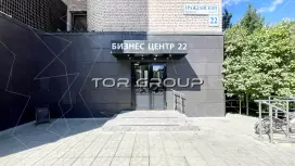 Гражданский 22-3. Входная группа с фасада
