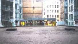 Шпалерная 60-2. Фасад с угла