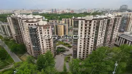 Невский стиль Фермское шоссе 14к1-2. Фасад с угла