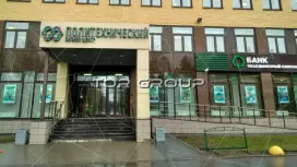 Политехнический-3. Входная группа с фасада