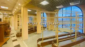 Торговое 160 м2 у метро Пионерская, много окон-98. Фото объекта