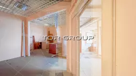 Торговое 160 м2 у метро Пионерская, много окон-98. Фото объекта