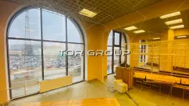 Торговое 160 м2 у метро Пионерская, много окон-98. Фото объекта