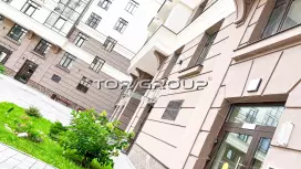 Торговое помещение 68,9 кв м-2. Фасад с угла