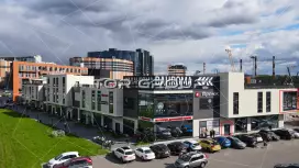 Аренда помещения 328 метров в торговом центре-3. Входная группа с фасада