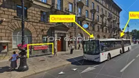 Торговое 57,4 метров-3. Входная группа с фасада