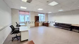 Офис 45,4 м2, с ремонтом. Есть еще кабинеты-98. Фото объекта