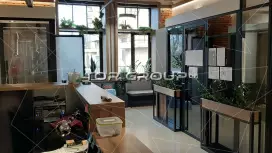 Здание 3426,4 метров у метро Горьковская-97.Стандартное помещение