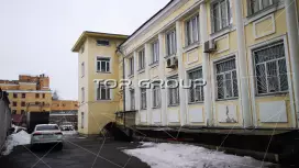 Продается здание 1706,7 метров-2. Фасад с угла