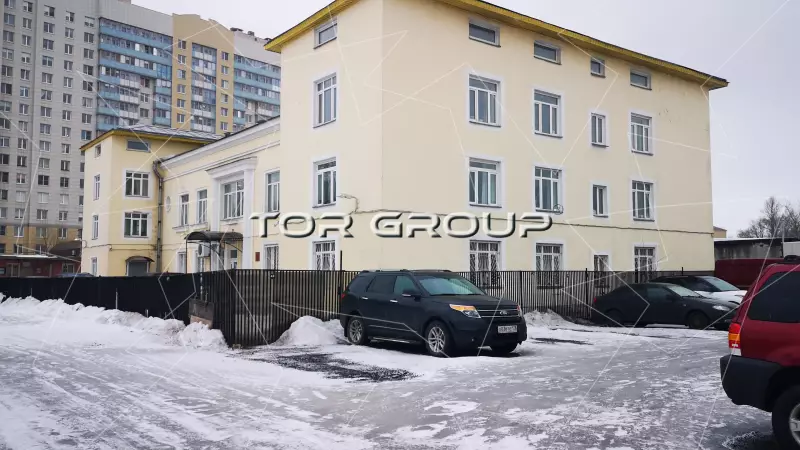 Продается здание 1706,7 метров-2. Фасад с угла