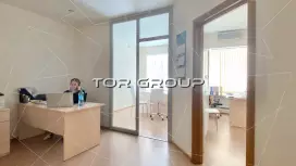 Офис в центре на 1 этаже, 82 м2-98. Фото объекта