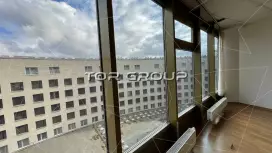 Аренда офиса 31,7 метров, панорамное окно-98. Фото объекта