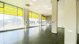 Офис 331 м2, отд.вход, витрины-98. Фото объекта