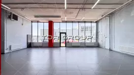 Универсальное 442,4 м2. Витрины, отд.вход-98. Фото объекта
