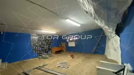 Аренда офиса 60.9 метро в подвале БЦ-98. Фото объекта