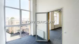 Офис 350 м2 много окон с видом на сад-98. Фото объекта