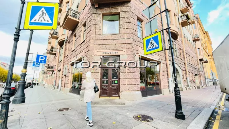 Угловое помещение 180 м2, кафе/магазин-98. Фото объекта