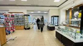 Аренда у метро, 80 кв м-98. Фото объекта