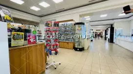 Аренда у метро, 80 кв м-98. Фото объекта
