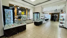 Аренда у метро, 80 кв м-98. Фото объекта