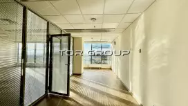 Панорамный офис 102 м2, опен спейс, готовый ремонт-98. Фото объекта