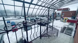 Торговое 2 зала-3. Входная группа с фасада