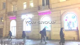 247 кв. метров в 45 метрах от метро Автово-2. Фасад с угла