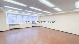 Офис 51,2 м2 у метро, с ремонтом-98. Фото объекта