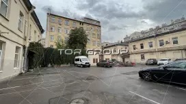 Продажа здания 4745м, 3 фасадных улицы-4. Дополнительный вход / выход