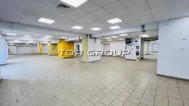 Проспект Просвещения 35, торговое 390 м2-98. Фото объекта