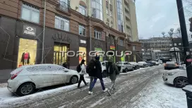 ОТД.ВХОД, 138 М2, ВИТРИНЫ-98. Фото объекта