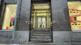 ОТД.ВХОД, 138 М2, ВИТРИНЫ-98. Фото объекта